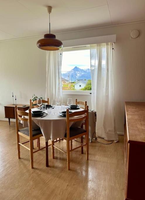 Romslig Kystperle Med Sjel I Skulsfjord * Tromsø