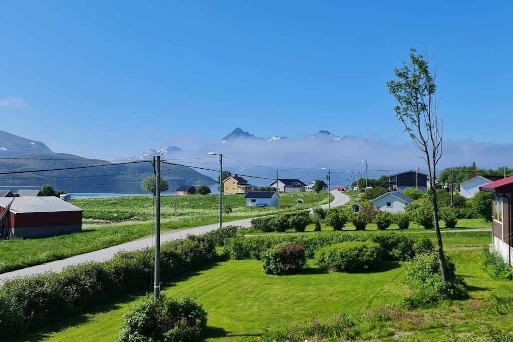 Romslig Kystperle Med Sjel I Skulsfjord Feriehus