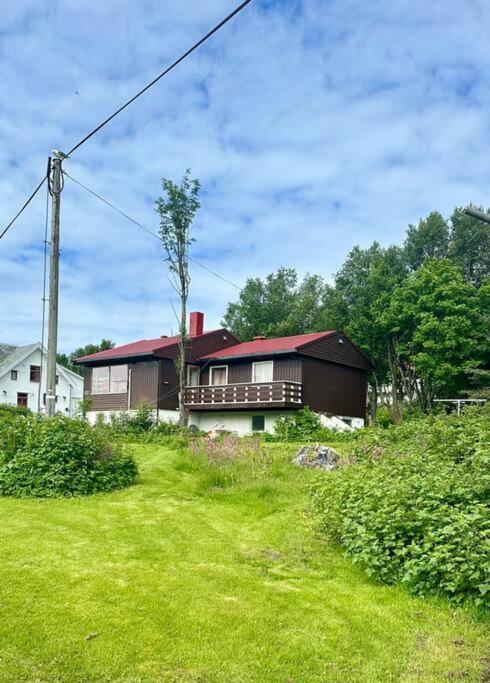 Romslig Kystperle Med Sjel I Skulsfjord
